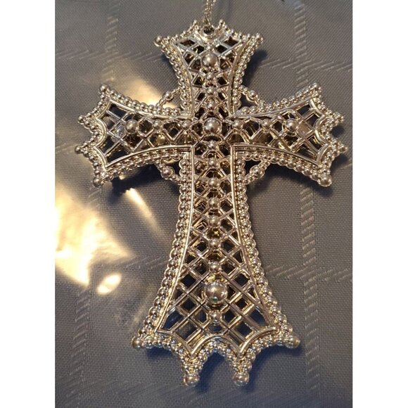 Elegant Cross Silver Ornament Window Hangar - Picture 3 of 4